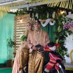 Riska Rosyana Dewi profile icon