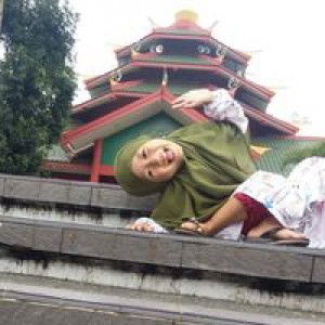 E AYu LesTary profile icon