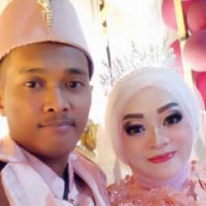 dewi rahmawati profile icon