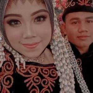 Reni Awananay profile icon