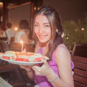 May Mayys profile icon