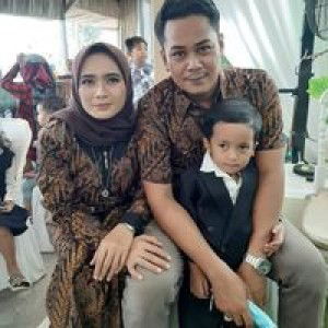 Luly Khoerunnisa Syatibi profile icon