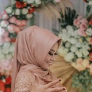 Putri Anggraini profile icon