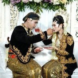 herlina dwi saputri profile icon