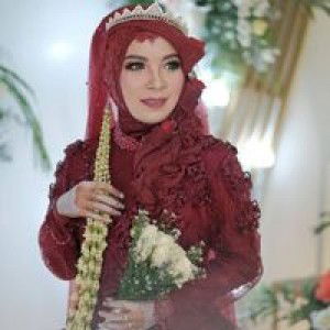 Lussy Dhinie profile icon