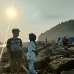 Ikha Santi profile icon