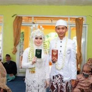 Melly Susanti profile icon