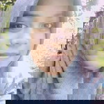 laila khoirunnisa profile icon