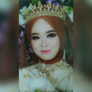 Anis Khoirotunisa profile icon