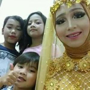 Dyshe Ineke Putri profile icon