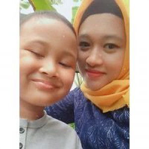 Dwi Lilis Setyarini profile icon