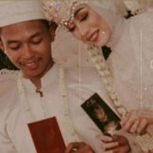 Dewi R Nhruddin profile icon