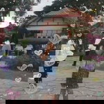 Bee Pantipa profile icon