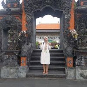 WhyWiee Licia ErNesia profile icon