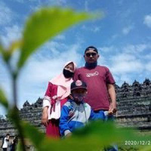 Lutfy Amaliyana profile icon