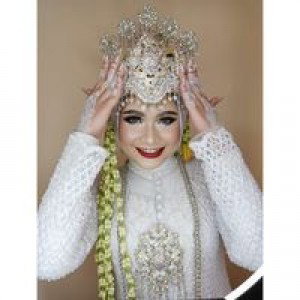 Eva Yulianti profile icon