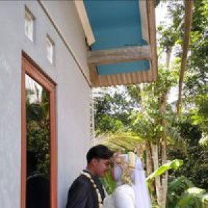 Yanti Sacom profile icon