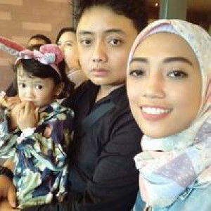 Leony Anggreyani profile icon