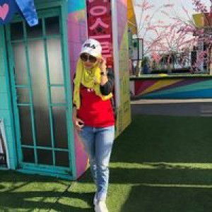 Lyena Yulies profile icon