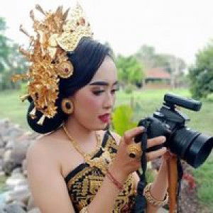 ni komang suka riantini profile icon