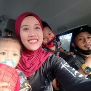 Siti Nur Esya profile icon