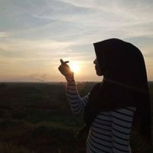 ErLia Sari profile icon