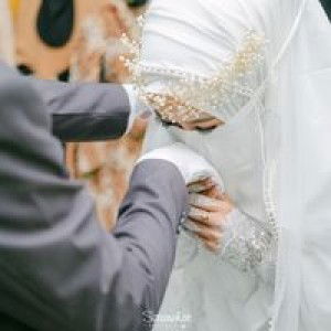 Tia Astriani profile icon