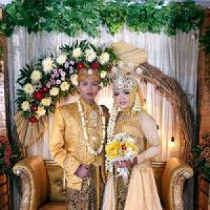 Dhek Putriee profile icon