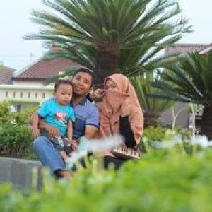 Indit Khoirunnisa profile icon