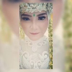 Liana Ay profile icon