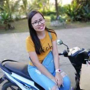 Cristina Lyn Lopez profile icon