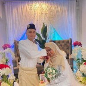 Amyra Hizam profile icon