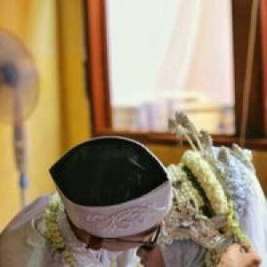 Resanti Widya N profile icon