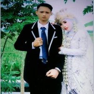 Dewi Sugiarti profile icon