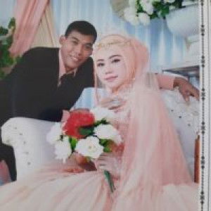 Adhe Santy Fitria profile icon