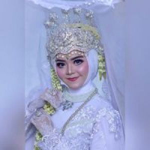 Regita Cahyani profile icon