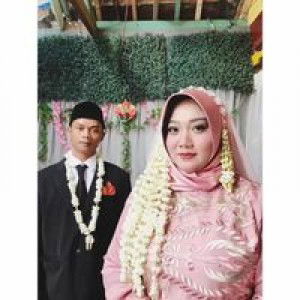 Siti Hasna profile icon