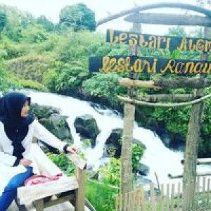 Reni Juliani profile icon