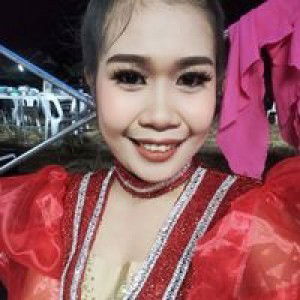 Nok Neeracha profile icon