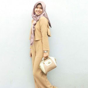 Dina Firdausy Yushila profile icon