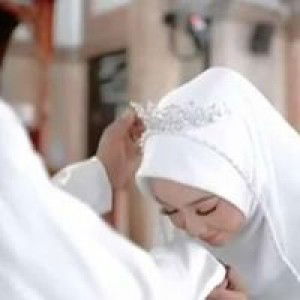 Cici Anggraeni profile icon