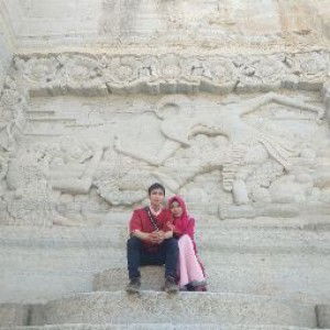 Titi Untari profile icon