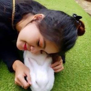 جوليا نور أنيسة profile icon