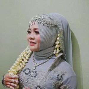 Dhewi Kumala Sari profile icon