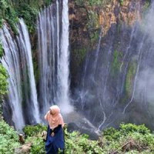 Esti Nur Rohmawati profile icon