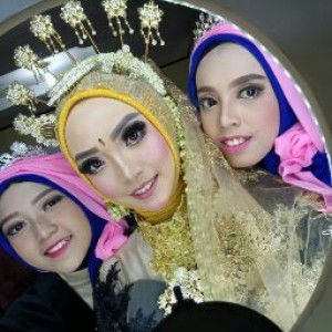 putri nur hidayati profile icon