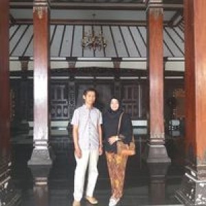 Desi Reza Hema Putri / Toni Prasetya profile icon