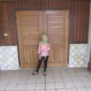 Shelly Anggraini profile icon