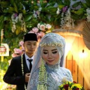 Lina Ajeng Puspita profile icon