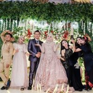 eka aningtyas profile icon